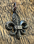 Pendentif Fleur de Lys RS97