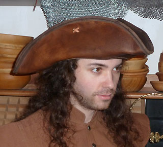 tricorne en cuir